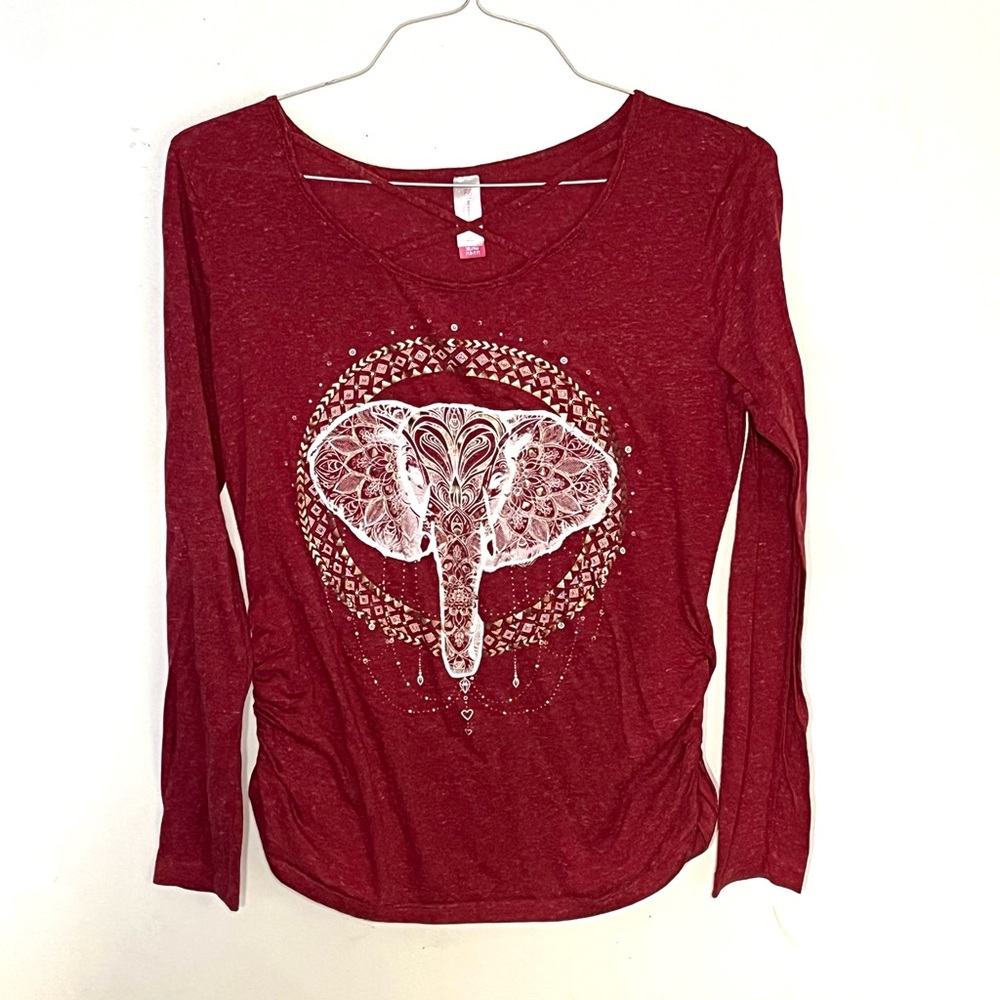 ♨️LAST CHANCE♨️ NO BOUNDARIES Red long sleeved t-shirt. Size XL (15-17). EUC.